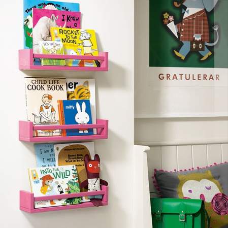 police za knjige u dečijoj sobi