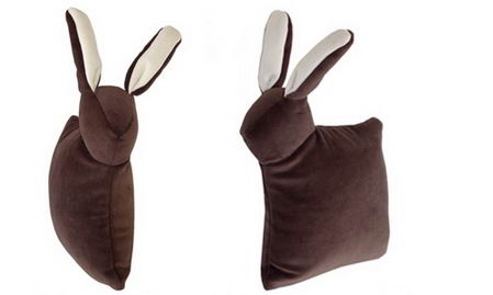 ukrasni jastuk u obliku životinje zec