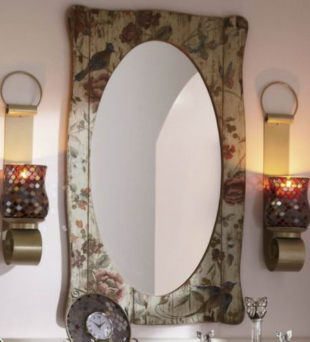 elegantni zidni svećnjaci pored ogledala