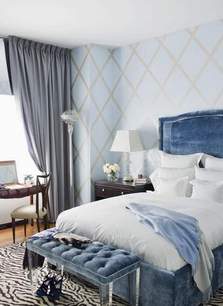 elegantna spavaća soba sa naglašenim zidom