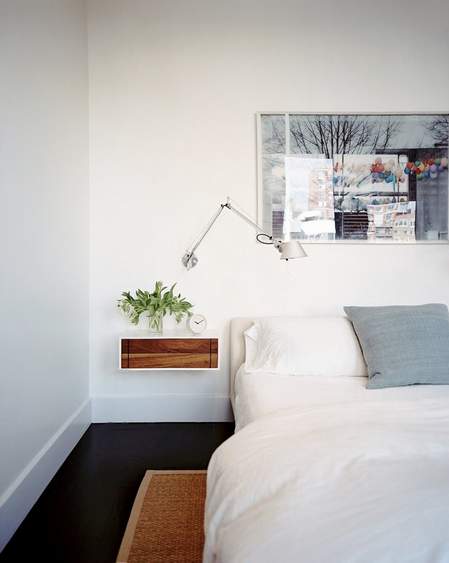 siva zidna lampa za spavaću sobu