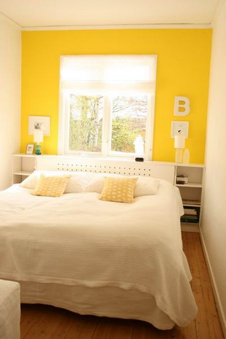 žuti naglašen zid u spavaćoj sobi