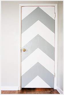 interesantna elegantna sivo bela sobna vrata